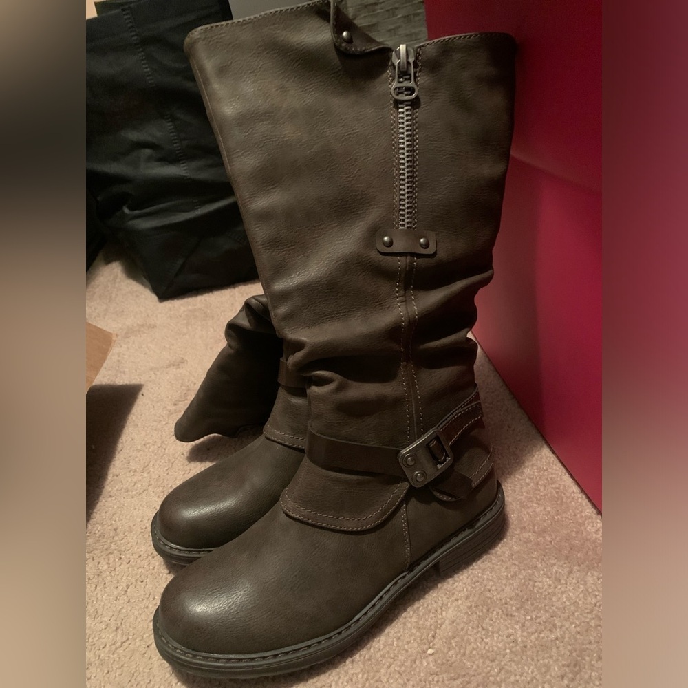Brown Boots Sz 8 never worn!